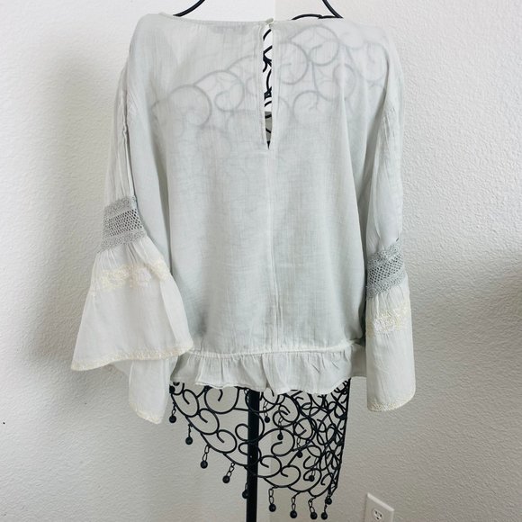 AMERICAN EAGLE Embroidered Beautiful Blouse Large - Picture 7 of 13